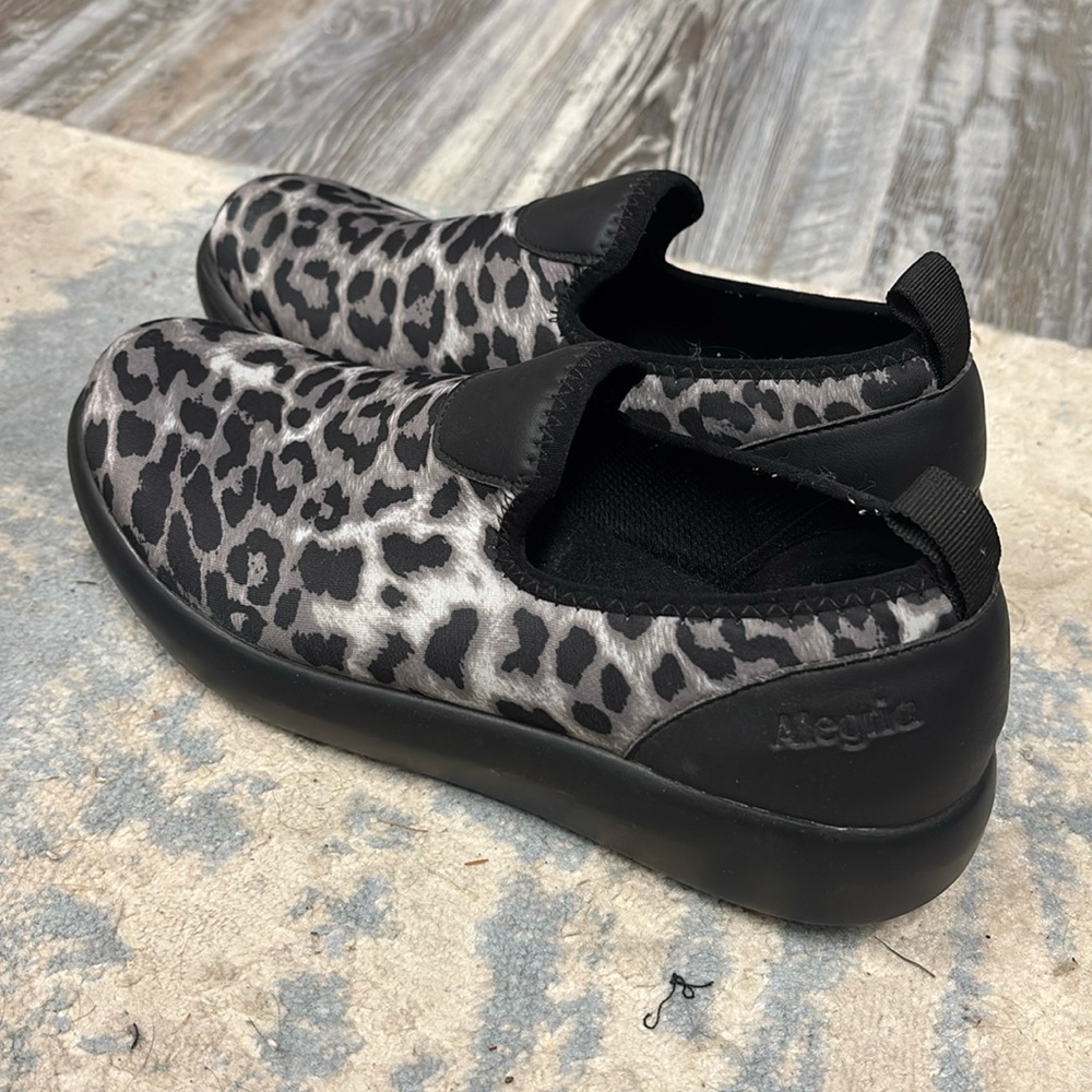 Algeria nursing shoes